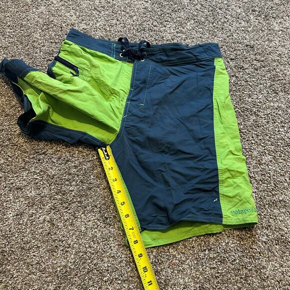 PATAGONIA Men's Minimalist Wavefarer Board Shorts Size 29 In Harlequin: Cilantro - Picture 6 of 8